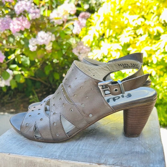 Fidji Gray Taupe Perforated Strappy Sandal Wood Heel - Picture 12 of 16